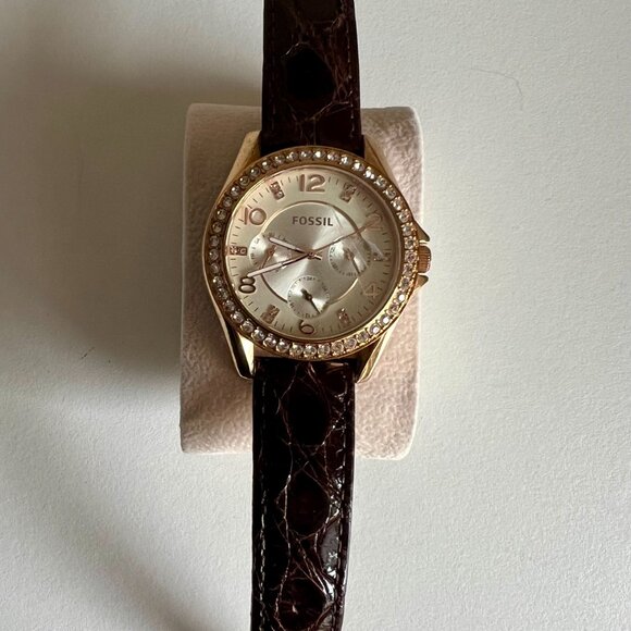 Fossil Women's Riley Quartz Stainless Steel and Leather Multifunction Watch - Picture 4 of 11